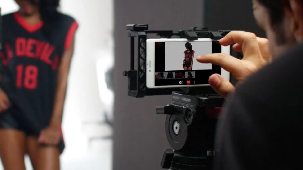 Bărbat cercetat în libertate după ce aborda fete minore pe internet și le cerea imagini compromițătoare