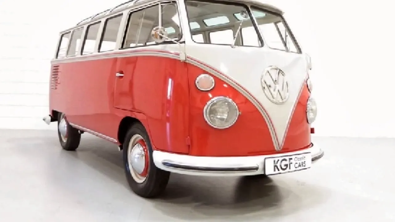 Pentru ce sumă a fost vândut un microbuz Volkswagen vechi de 60 de ani