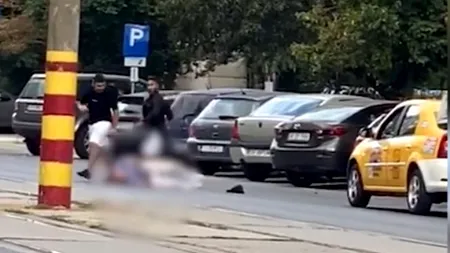 Taximetrist bătut până la inconștiență pe un bulevard central din București. Imagini cu un puternic impact emoțional (VIDEO)