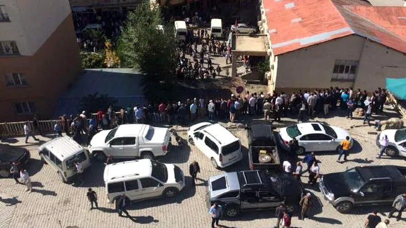 Atentat în Turcia: cel puțin 17 oameni au murit, inclusiv nouă militari