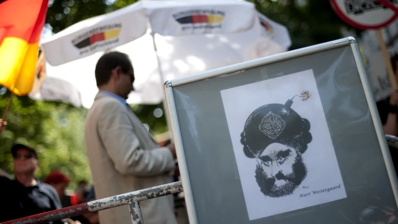 Caricatură cu Mahomed, afișată în fața unei moschei din Berlin