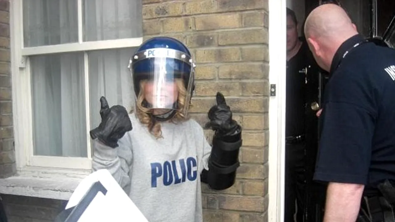 GALERIE FOTO. Vedetele postează poze trăsnite - 