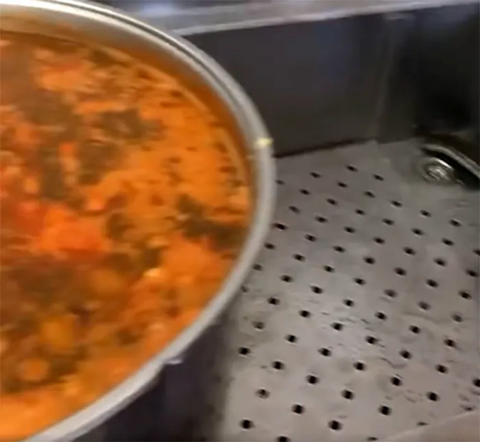 Ai mâncat ciorbă la mare? Cum se face, de fapt