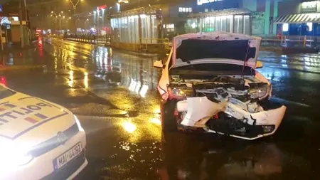 Coliziune între o autospecială de poliție și un alt autoturism, în Capitală. Polițiștii aveau semnalele acustice și luminoase în funcțiune