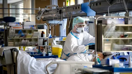 Student voluntar într-un spital COVID-19, despre dramele la care a fost martor: Am trăit singurătatea celor care mor fără să vorbească cu rudele