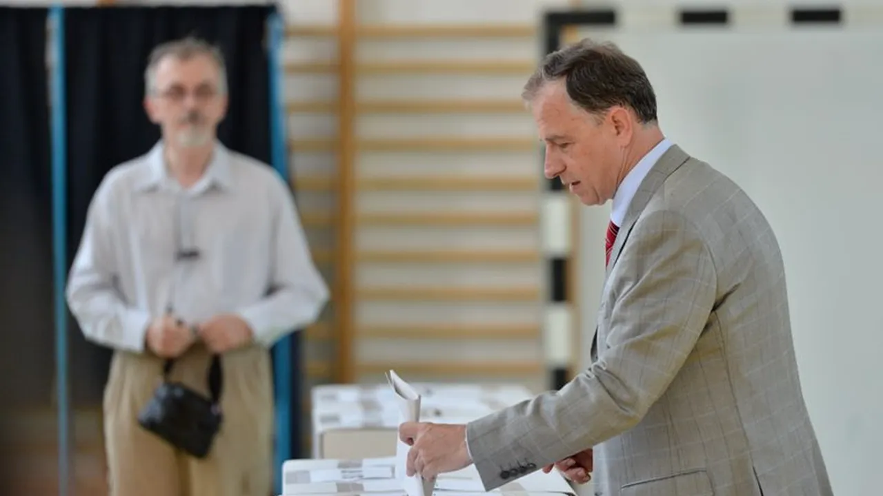 Candidații USL Dolj la parlamentare și-au depus candidaturile. Printre ei: Geoană și Cristiana Anghel