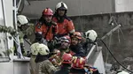 O clădire cu șapte etaje s-a prăbușit în Istanbul. O victimă a murit, 10 persoane au fost salvate. Altele sunt căutate sub dărâmături