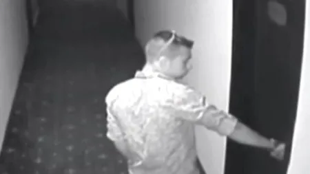 Ce a făcut acest turist când credea că nu îl vede nimeni. Imaginile au ajuns la Poliție și pe Internet