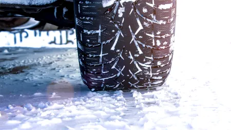 RAR atrage atenția referitor la mesajele false privind utilizarea cauciucurilor de vară în timpul iernii. „Nu s-a schimbat legea!”