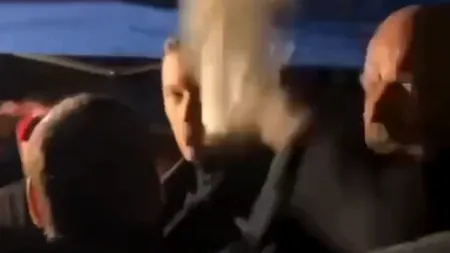 Moment stânjenitor pentru Jordan Bardella. Liderul extremei drepte din Franța a fost împroșcat cu făină la un eveniment