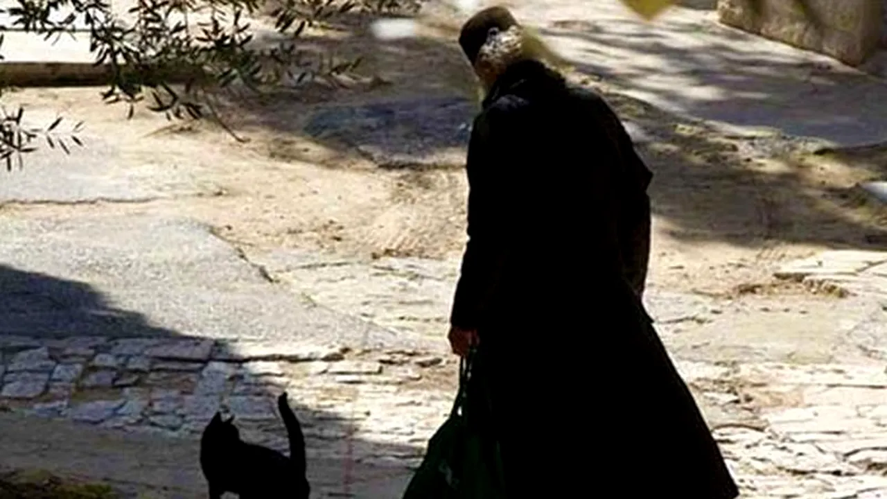 Câți lei are salariu un CĂLUGĂR în România, în 2023. O mie dintre aceștia primesc salariu exclusiv din fondurile proprii ale unităților bisericești