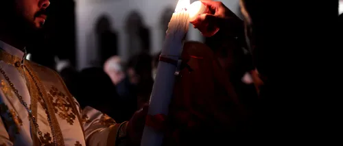 GALERIE FOTO: Slujba de Înviere de la Catedrala Patriarhală. Sute de credincioși au primit Lumina Sfântă
