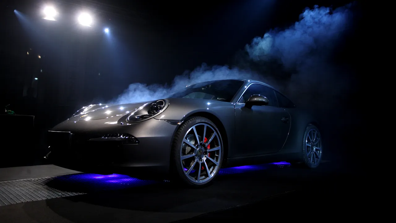 AVARIȚIE. Tati, fă-mi autostradă! Ce bolizi conduc prințișorii asfaltului în țara cu cele mai puține autostrăzi 