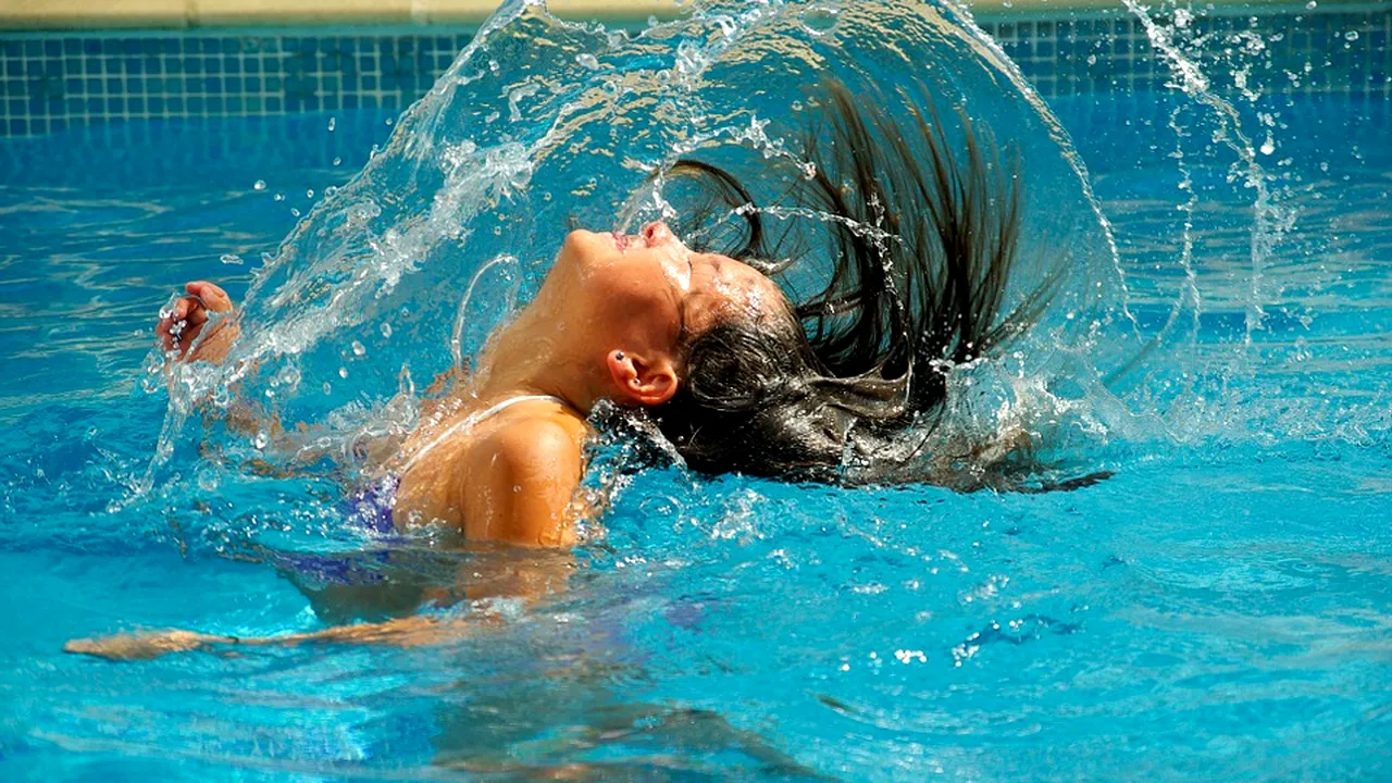 Cum să te protejezi împotriva bacteriilor din piscinile publice. Sfatul experților