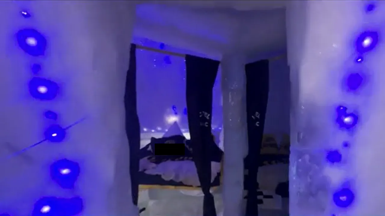 S-a DESCHIS hotelul de gheață de la Bâlea Lac. Cât costă o noapte de cazare și cum se poate ajunge la inedita construcție