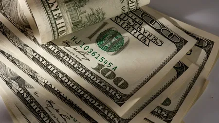 Are 26 de ani și câștigă 200.000 de dolari pe an. De ce a decis totuși să trăiască cu un buget minim