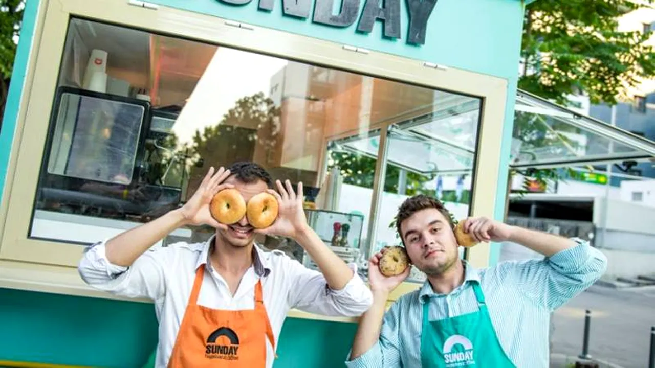 Cât câștigă un mic antreprenor care și-a făcut o rulotă în care vinde cafea și covrigi lângă metrou