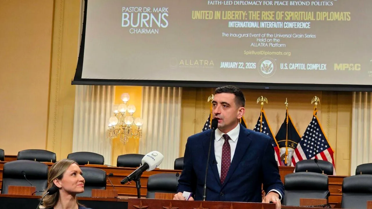 George Simion, mesaj de la Washington: „Venim din România, o țară unde, până de curând, puteai fi închis și pedepsit pentru credințele tale/ Democrația a fost anulată”