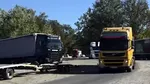 Zeci de camioane pe străzile din Târgu Jiu. Transportatorii protestează față de taxe, carburanți și TollRo
