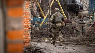 Soldat rus despre „pulsul” armatei lui Putin: „Mamă, comandantul bateriei mele s-a împușcat în picior pentru a ieși de aici, chiar la început!”