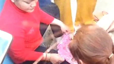 O pungă neagră a atras atenția mai multor trecători din Filipine. Când au văzut ce era înăuntru, oamenii au încremenit
