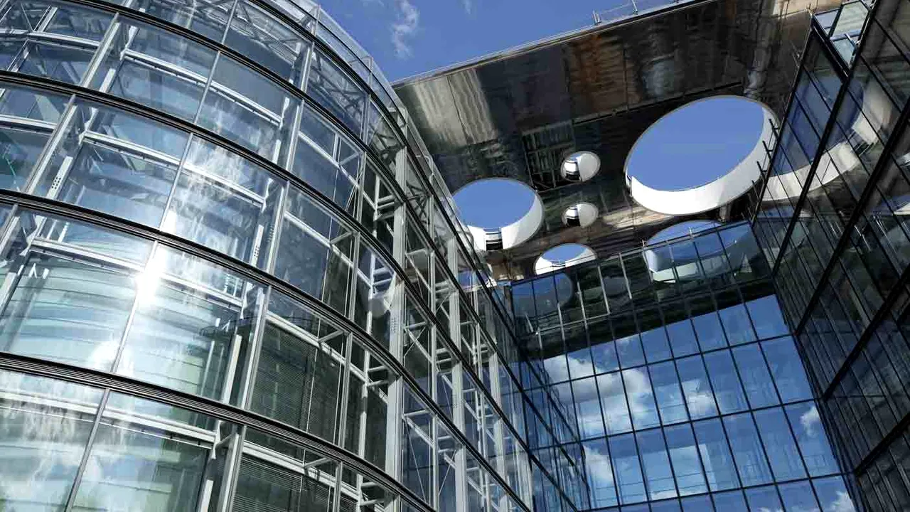 O mare bancă europeană, amendată în SUA cu aproape 250 de milioane de dolari