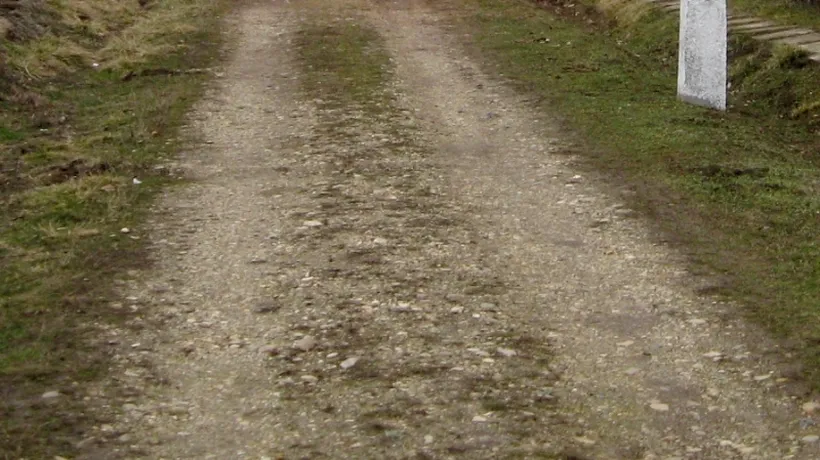 Cum arată singurul DN de pâmânt din România care nu va fi asfaltat nici în 2015