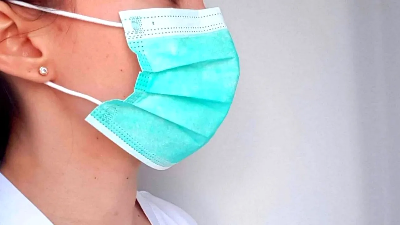 PARADOX. Producătorii români de echipamente medicale de protecție acuză lipsa comenzilor: „Nu ne-a contactat nicio autoritate”