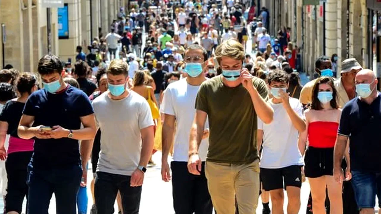 Franta, un nou record. Peste 5.000 de noi infecții cu coronavirus, raportate