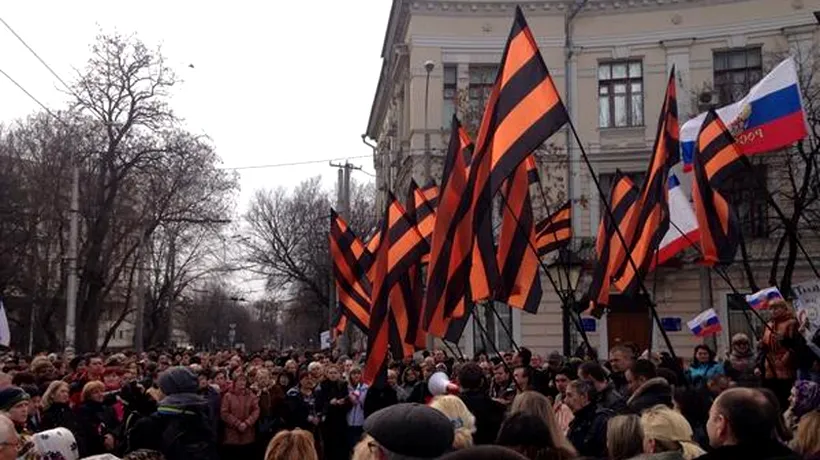 CRIZA DIN UCRAINA. Manifestație prorusă de amploare la Donețk, în timp ce situația privind Crimeea rămâne tensionată