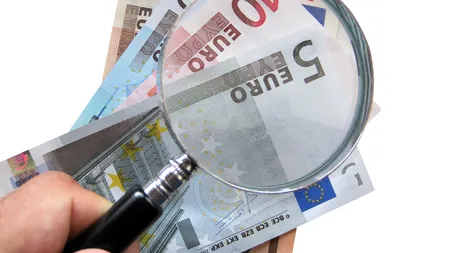 PARADOX. Românii au scos valuta din sertare ca să depună economiile în bănci/ Creștere explozivă a depozitelor bancare în starea de urgență