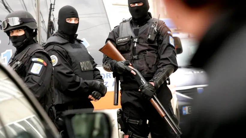 Scandal de Rusalii, la Toplița. 11 persoane, luate pe sus de „mascați”
