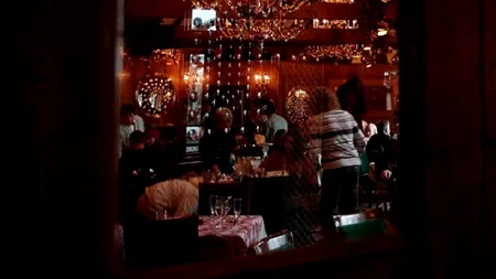 Incredibilul Revelion făcut aseară de 600 de olteni. Personalul a fugit de frică, unii invitați s-au apucat să-și gătească singuri