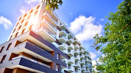 În România, prețurile APARTAMENTELOR au crescut în medie cu 20% față de anul trecut. Unde s-au înregistrat cele mai mari scumpiri