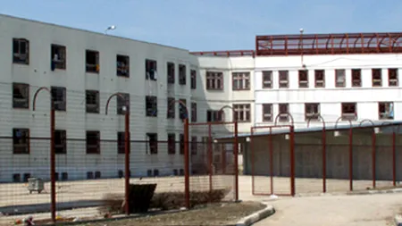 Anchetă a Avocatului Poporului în cazul unui deținut de la Giurgiu care și-a cusut gura