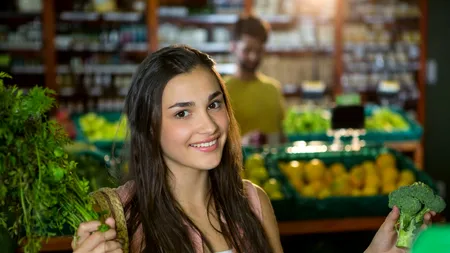 De e bine să consumați această LEGUMĂ înainte dulciuri? Dr. Lavinia Bratu: Previne creșterea haotică a glicemiei