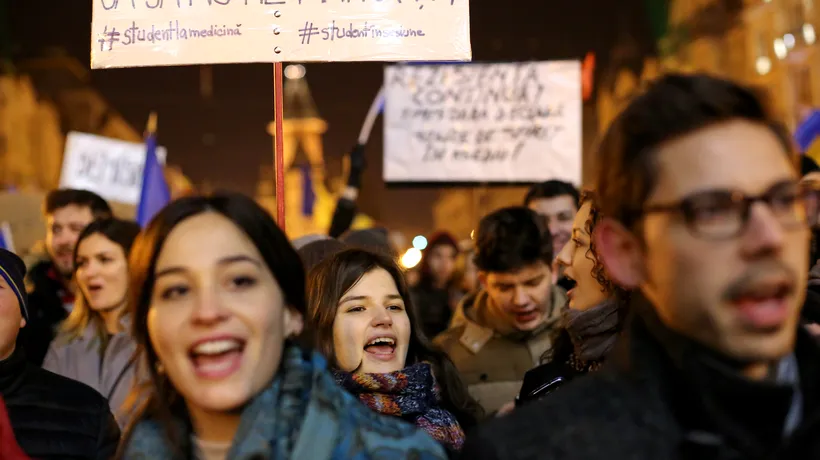 Cine sunt oamenii care protestează de două săptămâni în Piața Victoriei