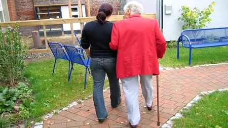Ce i-a putut face un bătrân din Italia, de 90 de ani, BADANTEI care avea grijă de el. Femeia le-a povestit polițiștilor, în amănunt, tot ce a îndurat