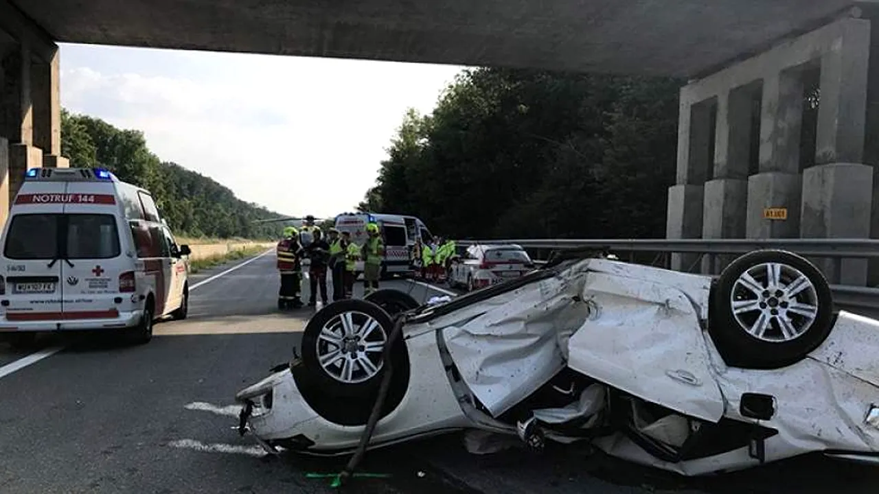 O familie de români, grav accident în Austria. Tatăl A MURIT pe loc, mama și fetița sunt în comă la spital. Anunțul MAI