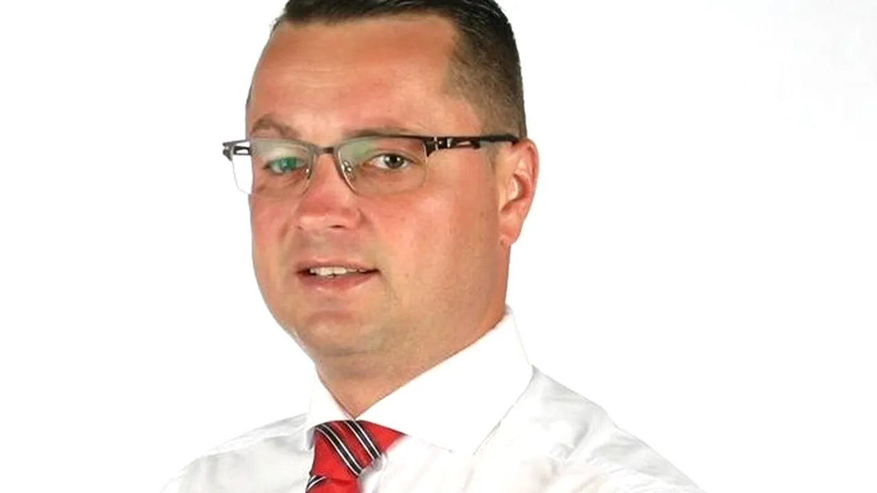 Mărturii de groază, făcute de Cosmin Boricean, subprefect de Covasna, după infecția cu COVID: „Învăţ să respir, să merg / După 10 paşi stau 15 minute să îmi regăsesc suflul, după un etaj urcat stau 25-30 de min. şi tot aşa”