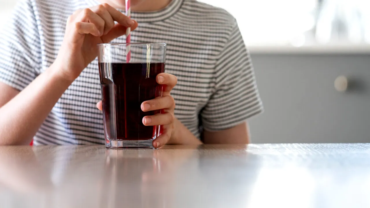 Paul Anghel, director general ANPC, trage cu semnal de alarmă privind coloranții folosiți în unele sucuri: „Acest produs poate afecta negativ activitatea copiilor și atentia acestora”