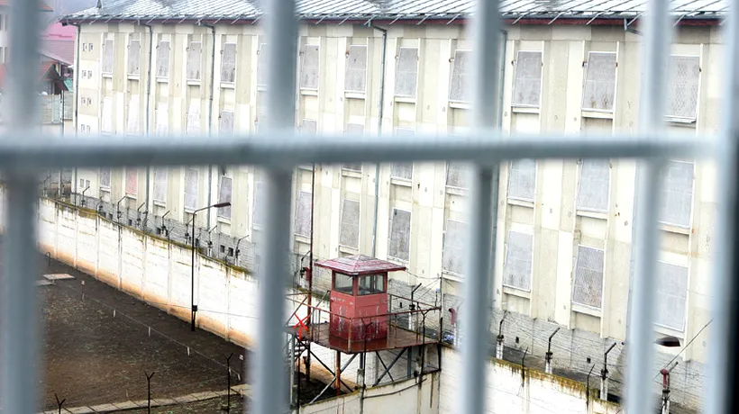 CRIMĂ în interiorul Penitenciarului Iași. Un alt deținut a fost rănit. Patru persoane au fost implicate în conflict