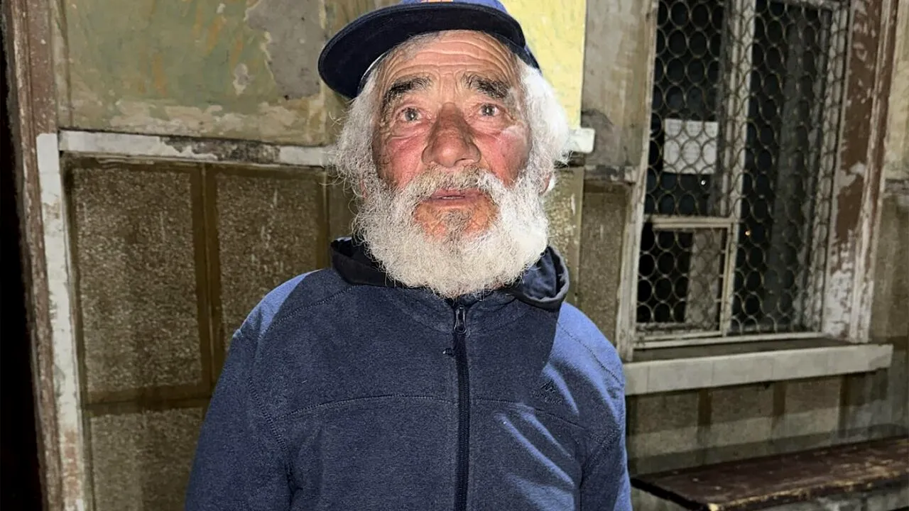 Povestea ÎNDUIOȘĂTOARE a lui Nea Florin din Filiași, un „medic al sufletului” care a pierdut tot ce a avut