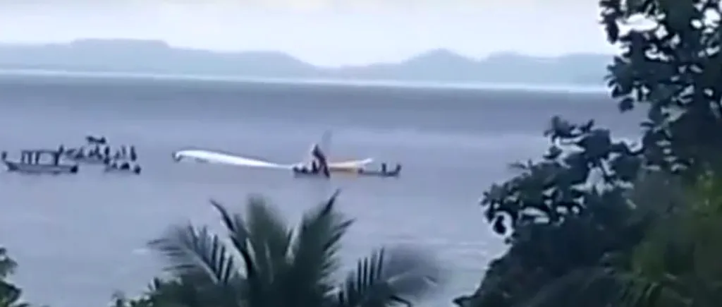 Un avion de pasageri S-A PRĂBUȘIT în Oceanul Pacific. TOȚI oamenii de la bord au supraviețuit în mod miraculos