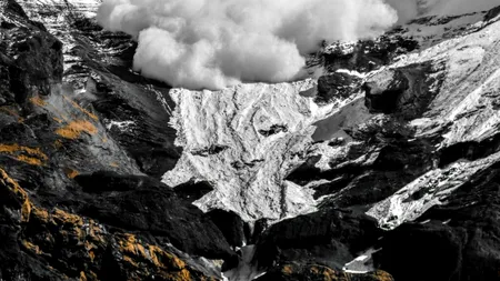 Avalanșă în Munții Făgăraș: doi turiști SALVAȚI în ultima clipă