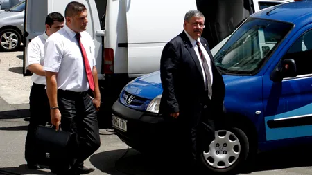 Senatorul Cezar Măgureanu a venit la DIICOT pentru a fi audiat în dosarul de evaziune fiscală