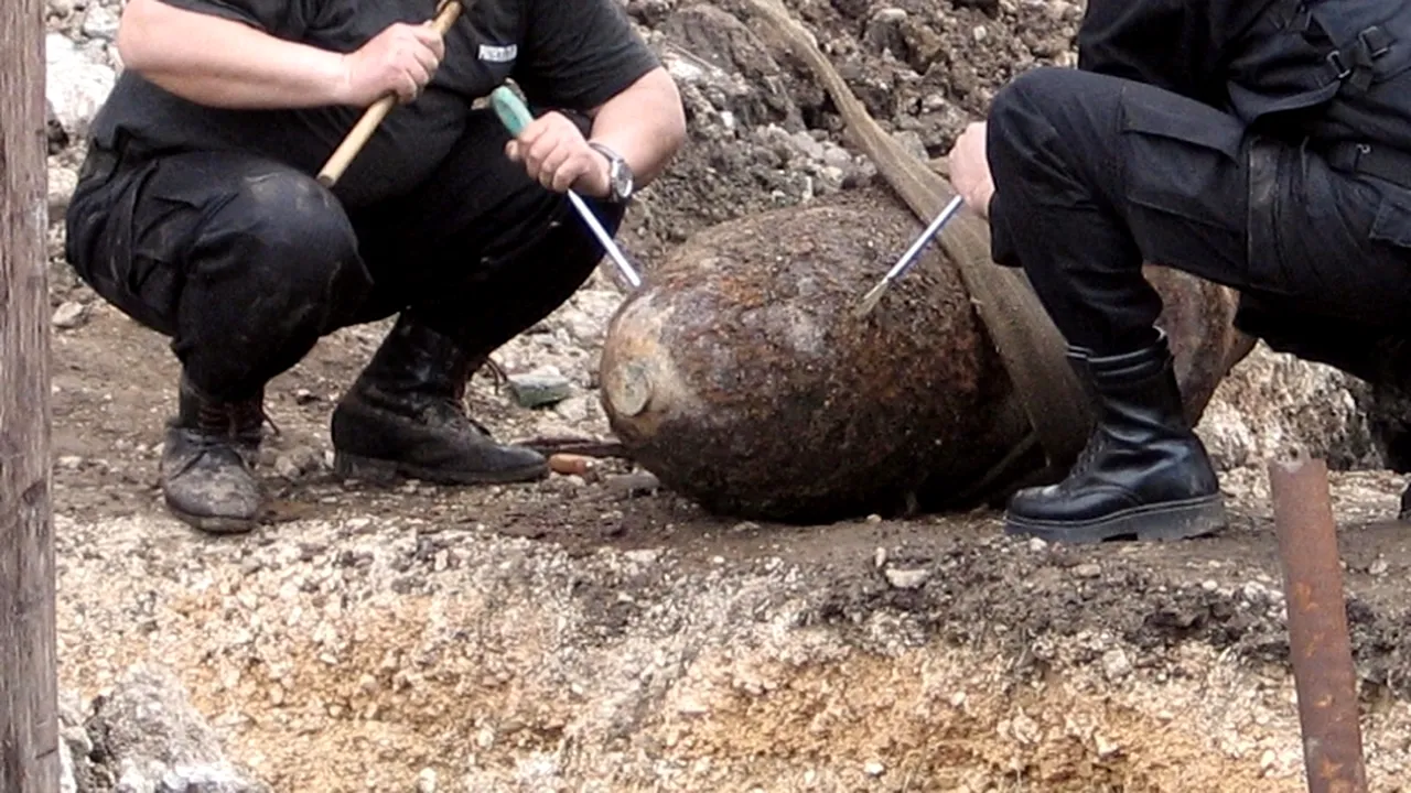 300 de angajați, evacuați dintr-un parc industrial după ce a fost găsit un proiectil