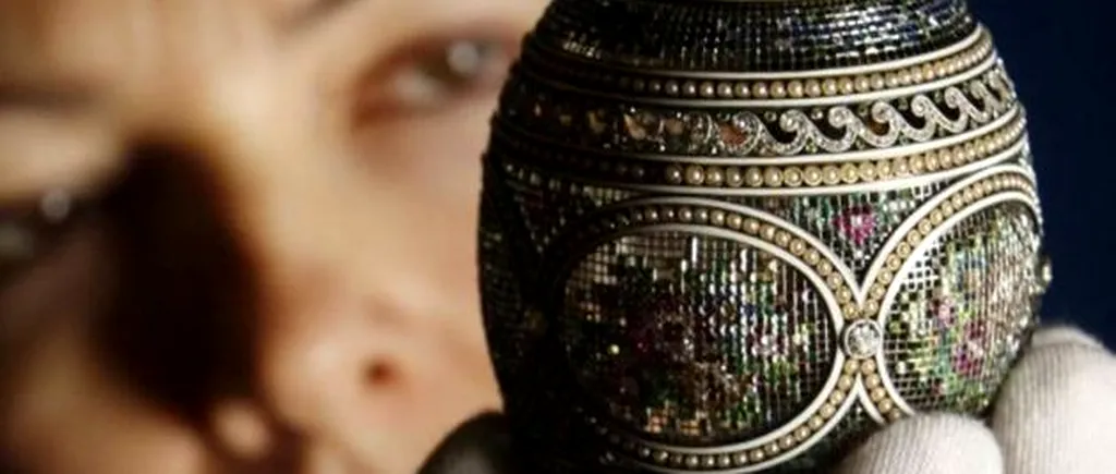 Bijuteria Google: Peter Carl Faberge. Un OU FABERGÃ‰ încrustat cu diamante și rubine, vedeta unei expoziții în Scoția