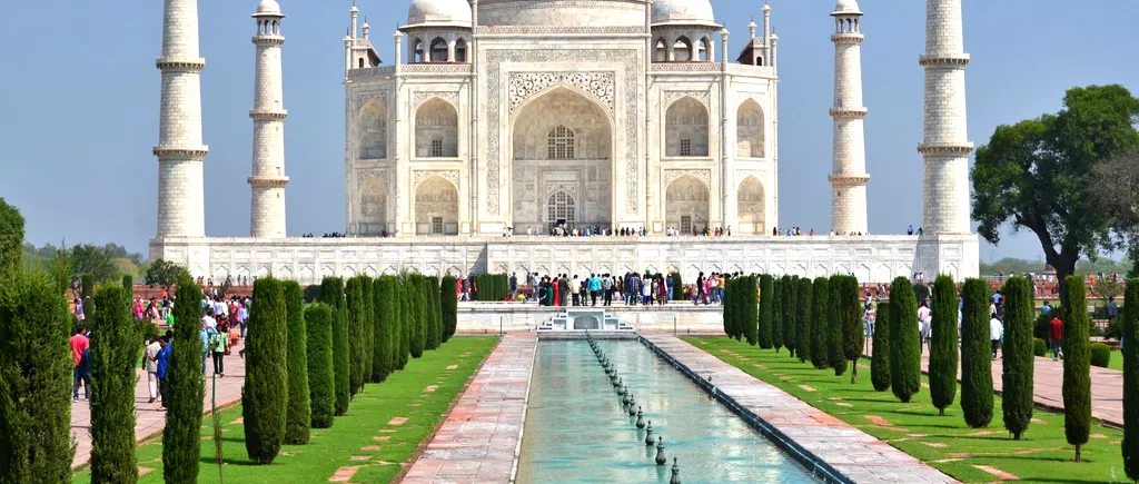 Taj Mahal, faimosul monument al iubirii, a fost redeschis. Numărul zilnic de vizitatori, limitat la 5.000 de persoane