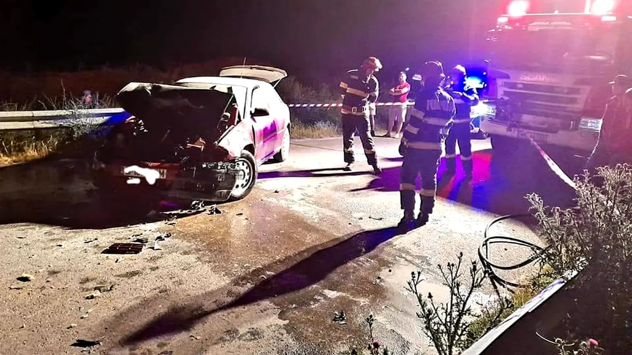 O mașină a luat foc după ce a intrat în plin într-o turmă de oi, pe un drum din Teleorman. Care e bilanțul impactului (FOTO)